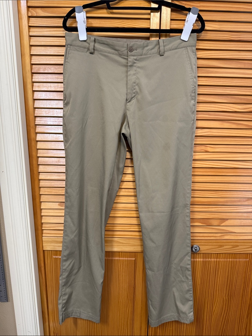 Nike Men's Chino Pants in Light Khaki